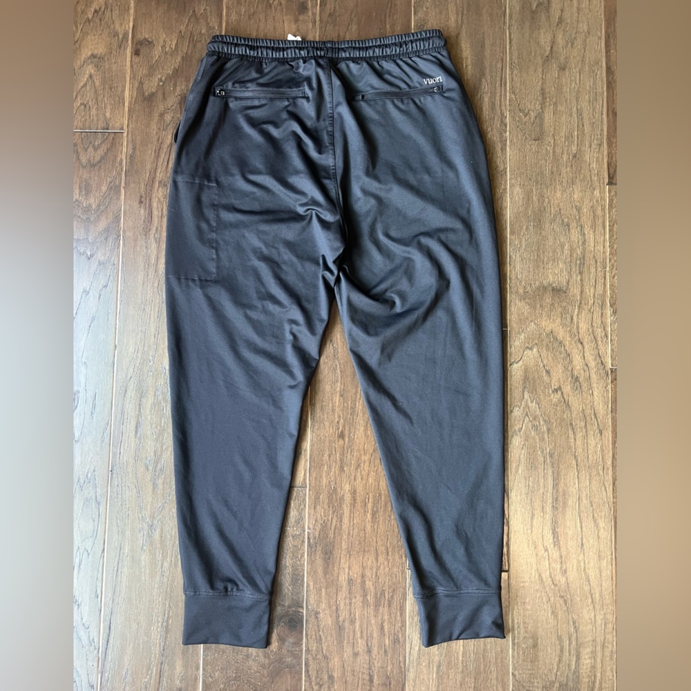 Vuori Joggers - Picture 3 of 4